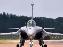 Kathimerini: Първите шест самолета Rafale ще пристигнат в Гърция през януари