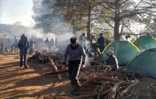 ТАСС: Избягалият в Беларус полски войник, каза, че военните са убили двама доброволци