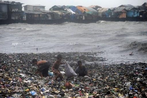 AFP: Броят на жертвите на тайфуна "Раи" на Филипините достигнаха 108