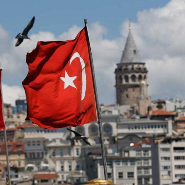 ТАСС: Турската валута се срина до рекордните 15,21 лири за долар