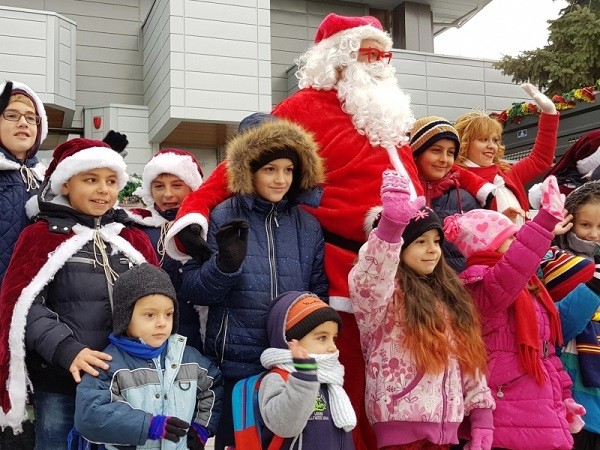 Дядо Коледа пристига в Свищов с много подаръци и изненади