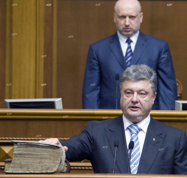 "Украинские новости": Съд в Украйна разреши ареста на Петро Порошенко