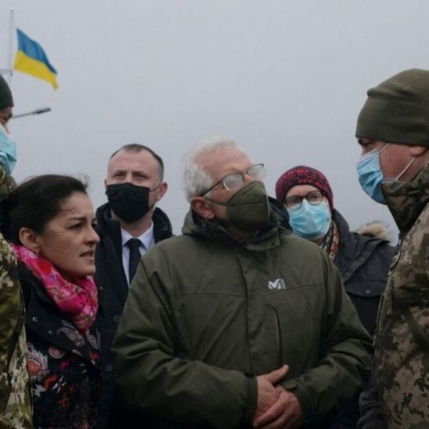 Reuters: Борел показа подкрепата на ЕС за Киев с визита на фронта в Донбас