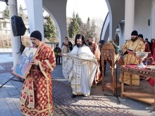 С празнична света литургия, освещаване на бойните знамена и хвърляне на кръста в река Черна ще бъде отбелязан празникът Богоявление в Смолян