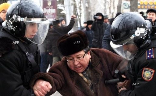 ТАСС: Протестиращи превзеха алматинската резиденция на Токаев