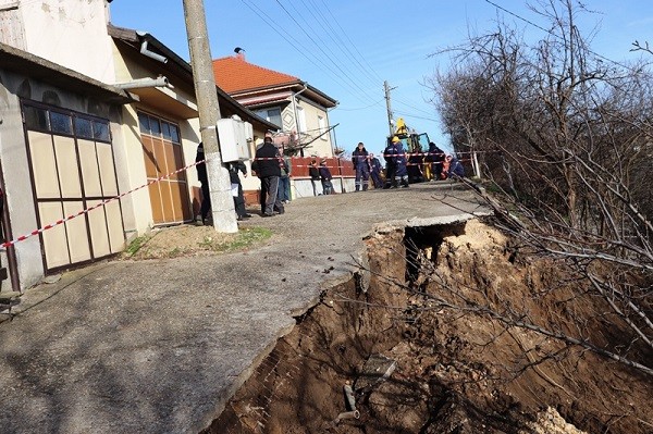 Община Ветово обяви частично бедствено положение заради свлачището