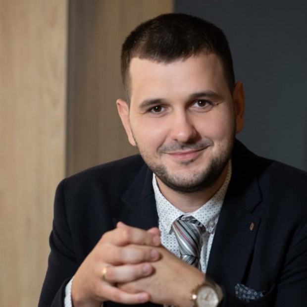 Новият областен управител на Пловдив Йордан Иванов встъпи в длъжност, като очерта приоритетите и принципите си в работата