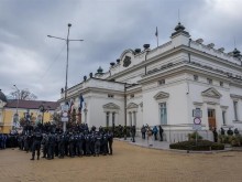 Софийска районна прокуратура повдигна обвинение срещу мъж, стрелял с газов пистолет пред Народното събрание