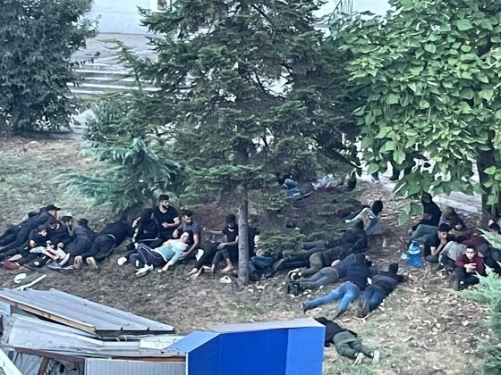 Заловиха тир с мигранти на единия от входовете на Бургас