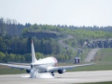 Двама пилоти се сбиха в кабината по време на полет