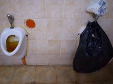 На потресаваща гледка в градска тоалетна се натъкна пловдивчанин