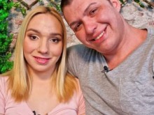 Вижте Емили с тротинетката като момче