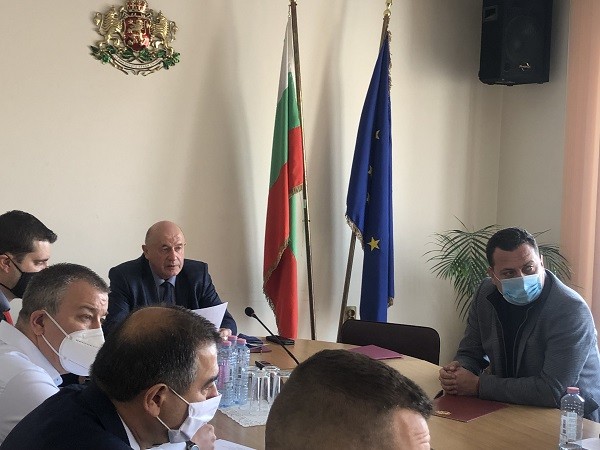 След срещата при областния управител на Софийска област: Нужни са законодателни и нормативни промени, за да се реши проблема с яз. "Бели Искър"