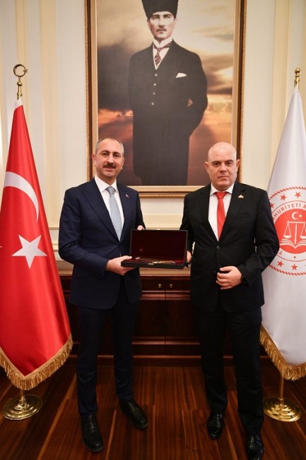 Главният прокурор Иван Гешев обсъди наказателно-правното сътрудничество с министъра на правосъдието на Република Турция г-н Абдулхамит Гюл