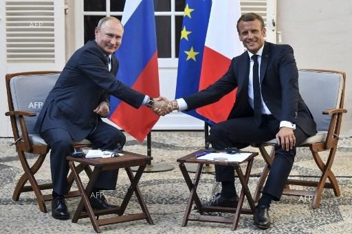 Le Figaro: Макрон ще предложи на Путин "път за понижаване на напрежението" в Украйна