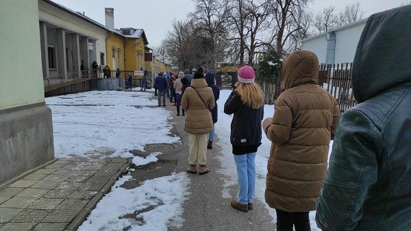 Десетки кръводарители се отзоваха на апела на болница "Пирогов"