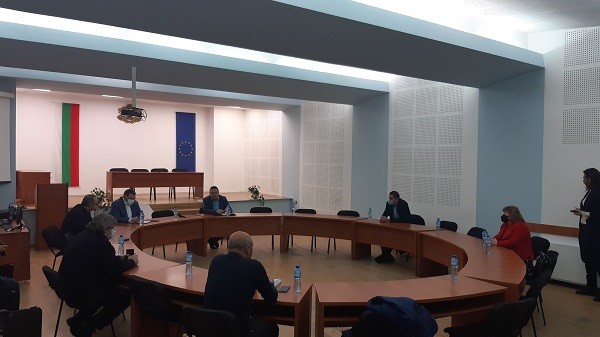 По покана на кмета на Свищов в крайдунавския град се проведе среща с народни представители от Великотърновски многомандатен район
