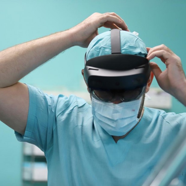 Травматолозите на ВМА работят с 3D-революционна технология