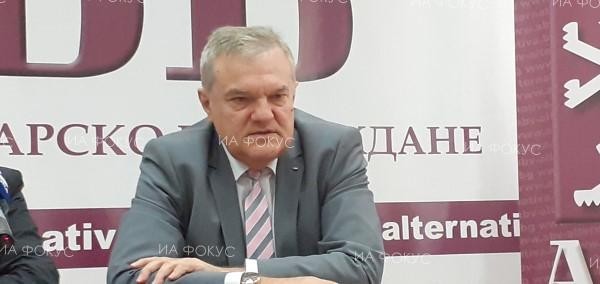 Румен Петков представи пред медиите официален документ от ЕК, изобличаващ лъжите на правителството в газовия сектор