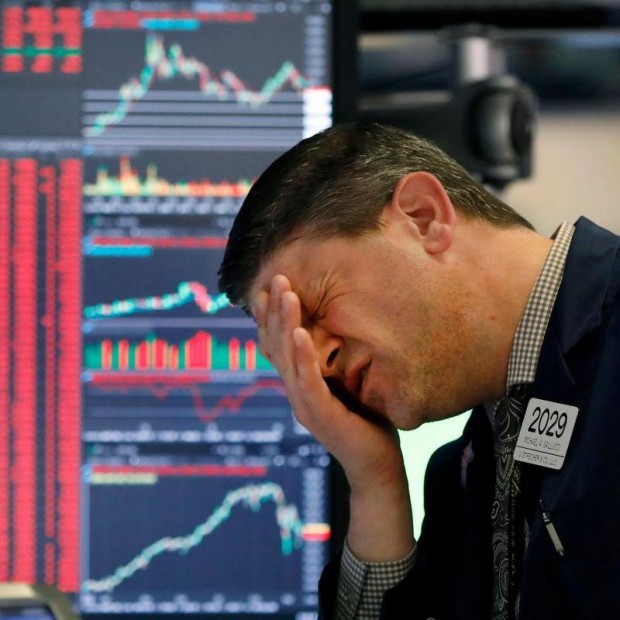 Financial Times: Фондовите борси в САЩ регистрираха най-лошия си месец от 2009 година
