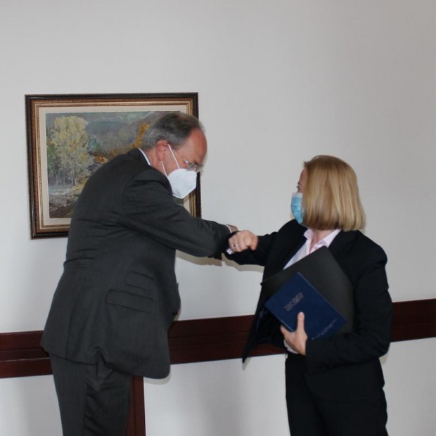 Министър Йорданова се срещна с посланика на Федерална Република Германия в България