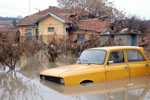 Депутатът д-р Георги Станков и ГЕРБ Харманли отдадоха почит на загиналите при наводнението в с.Бисер