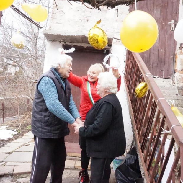 В Седмицата на брака кметът на Банкя поднови сватбения обет на двойка със 72-годишен брак