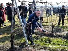 Стефан Радев пожела благодатна година за лозарите и винопроизводителите