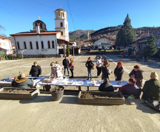 Доброто винаги побеждава! Близо 1 600 лв. бяха събрани на благотворителния базар в село Полена