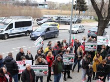 Протестиращите срещу кариерите в Белащица блокираха кръговото кръстовище при Водната палата