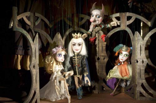 Държавният куклен театър "Дора Габе" в Добрич ще изнася представления безплатно за децата на украинските бежанци