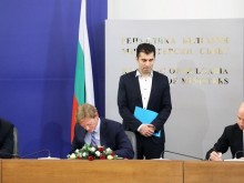 Министър Николов подписа с двама чужди инвеститори меморандум за сътрудничество в енергетиката
