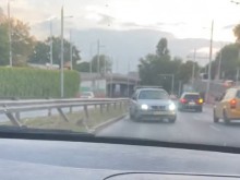 Шофьор стресна всички на Коматевския възел, обърка се тотално