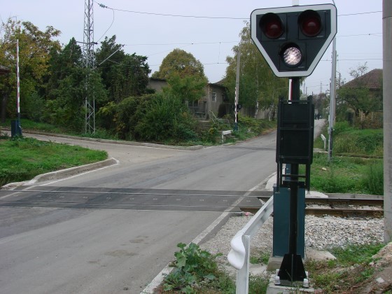 Жена е пострадала при сблъсък между влак и лек автомобил на ЖП прелез край село Мурсалево