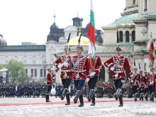 С демонстрации на военни способности Българската армия отбеляза своя празник