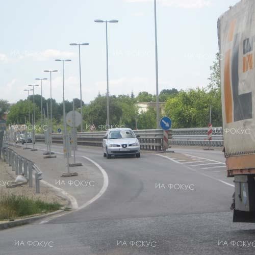 Временно е ограничено движението по път I-5 Русе - Бяла в района на Борово поради ПТП