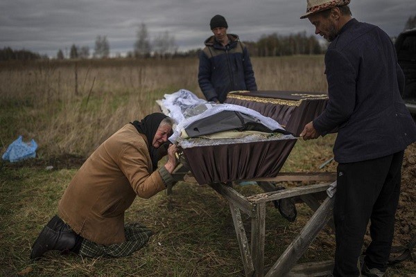 Украинската прокуратура разследва руските сили за военни престъпления