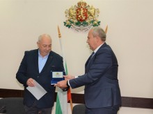 Директорът на Регионален исторически музей - Стара Загора, гл.ас. Петър Калчев получи Почетен знак на областния управител