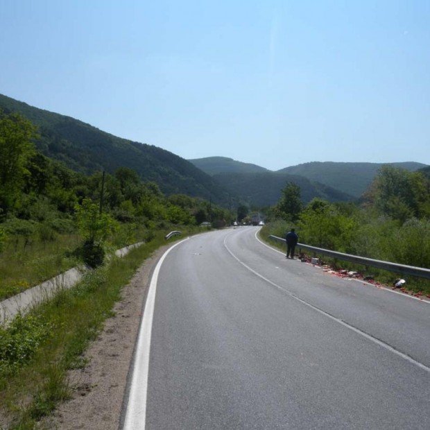 Възстановено е движението по път II-55 Велико Търново – Гурково през Прохода на Републиката в района на разклона за с. Самсиите