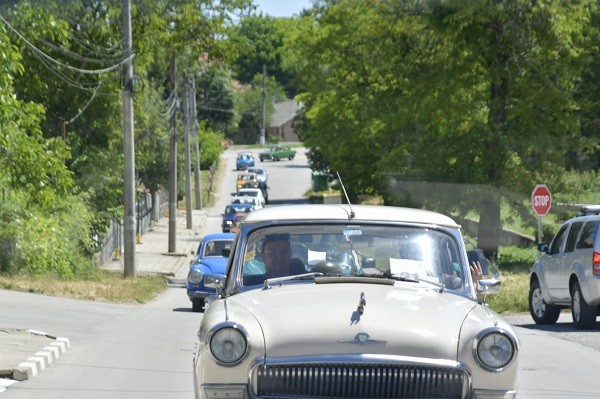 130 автомобила събра традиционния парад в Кубрат