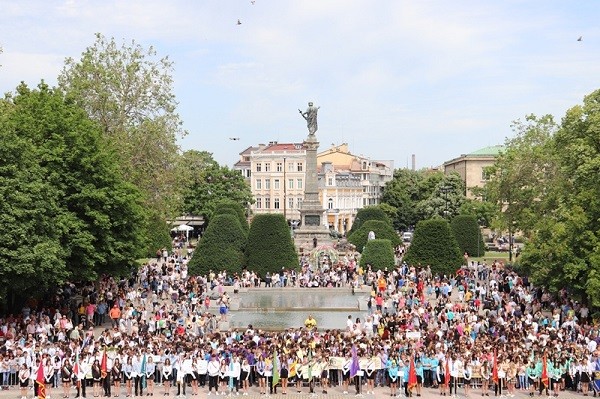 Традиционно празнично шествие по повод 24-ти май се проведе в Русе