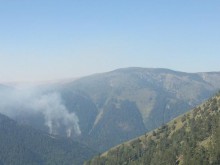 Продължава гасенето на пожарите на територията на природен парк "Рилски манастир"