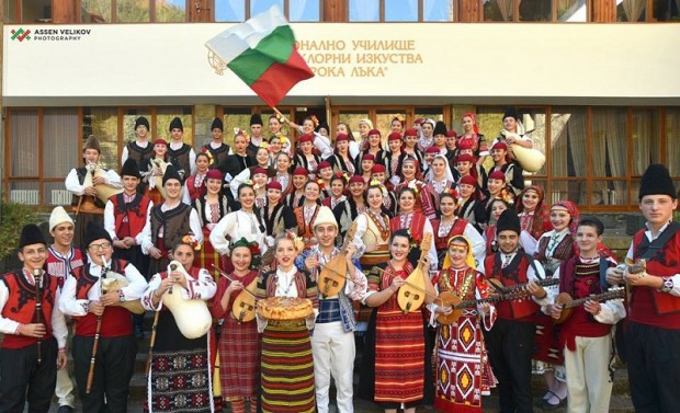 Над 450 деца и младежи участваха в конкурса "Широка лъка пее, свири и танцува"
