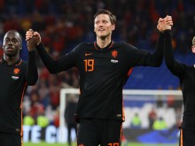 Нидерландия победи Уелс с гол в добавеното време