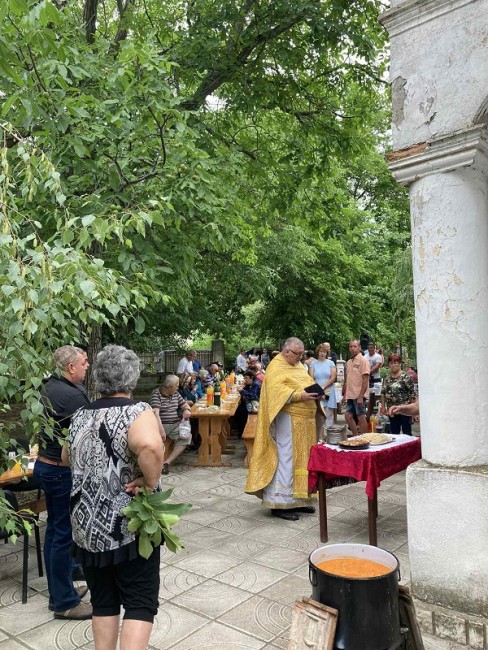 В село Кошава почетоха празника Свети Дух