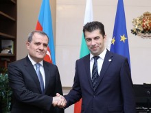 Премиерът Кирил Петков проведе среща с външния министър на Азербайджан Джейхун Байрамов