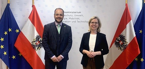 Министър Борислав Сандов се срещна с министъра на климатичните действия на Австрия Леонор Гевеслер
