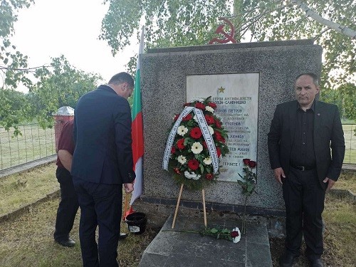 Иван Ченчев, социалисти и антифашисти се поклониха пред подвига на Ботев и героите на българската свобода
