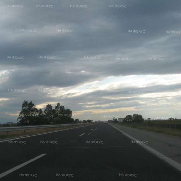 Временно движението при км 234 на АМ "Тракия" в посока Бургас се осъществява в изпреварващата лента