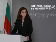 Теодора Генчовска подаде оставка като министър на външните работи